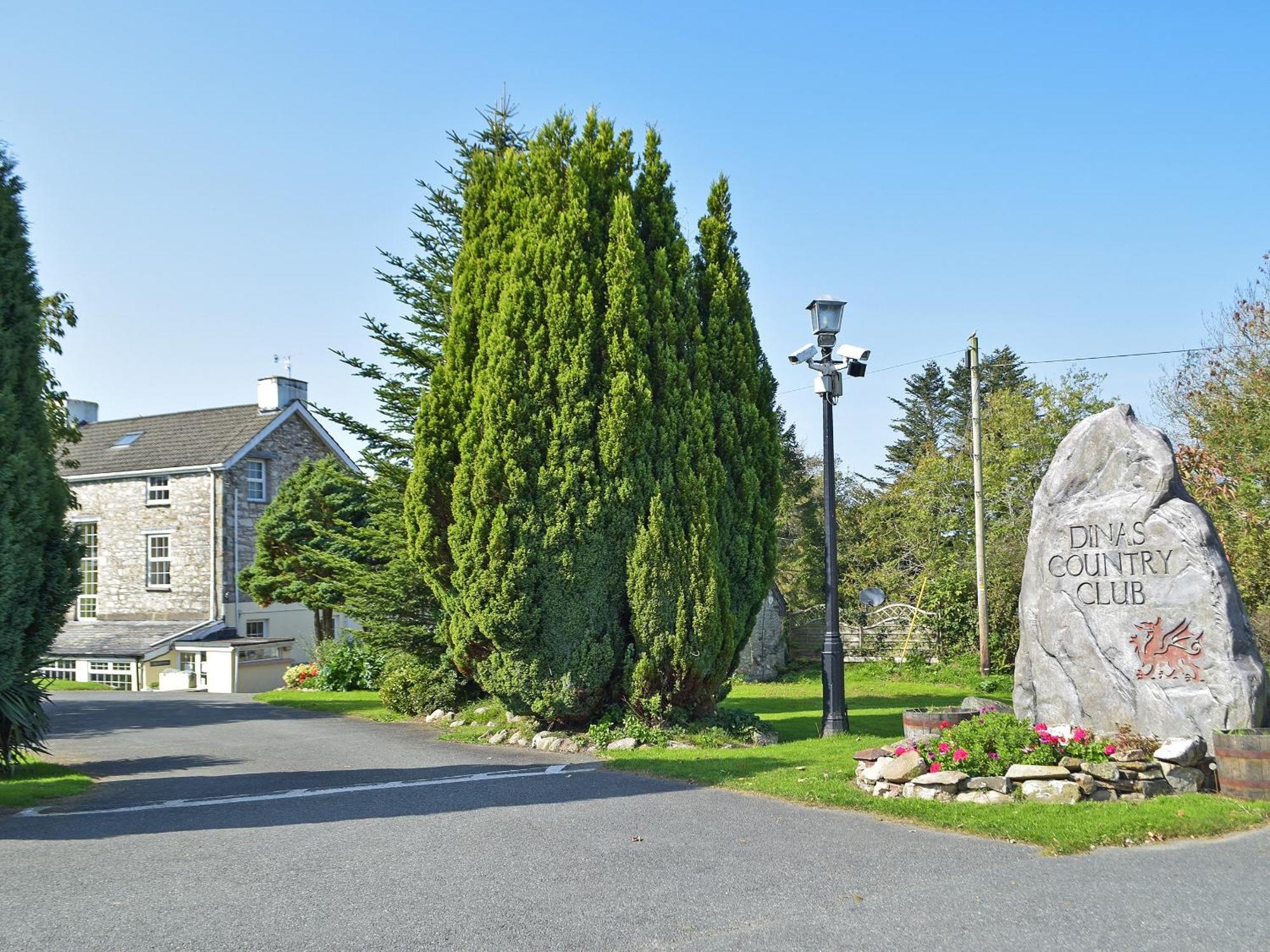 Hay Barn - Dinas Country Club Villa Exterior photo
